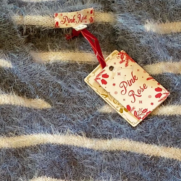 Pink Rose V-Neck Blue sweater ( M ) (With tags) - Picture 4 of 4